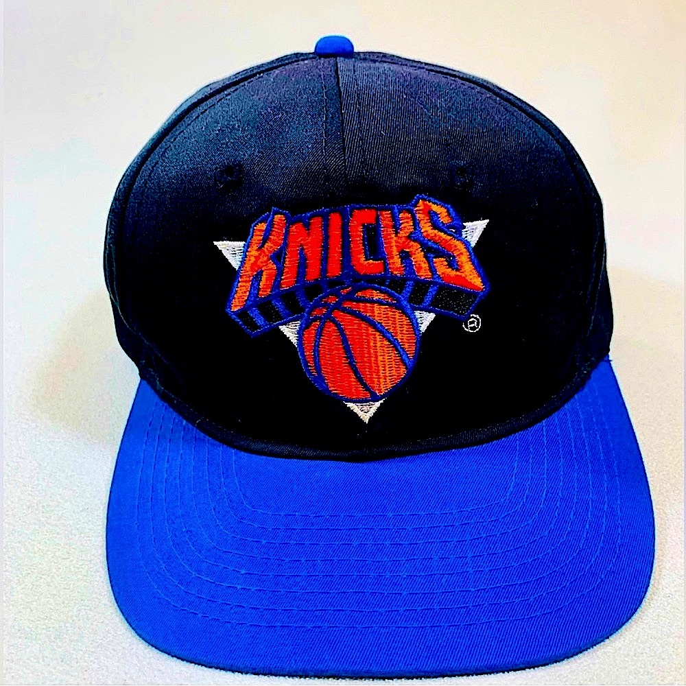 90s VINTAGE SNAPBACK | NEW YORK KNICKS | RARE & AUTHENTIC 1990’s CAP